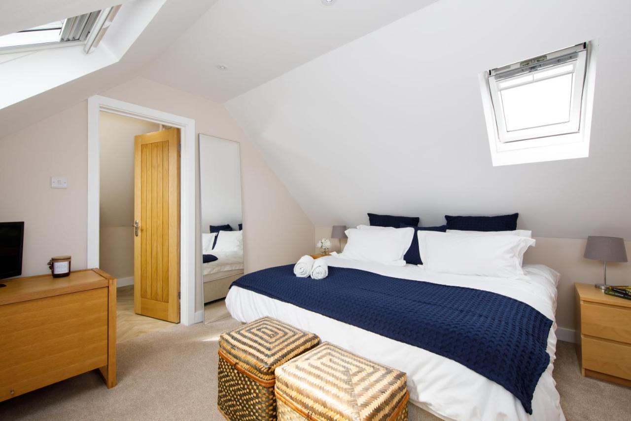 'Orchard Croft Lodge - Chichester', Book-Direct, New Home 1,367 Sq' Ft' , Can Sleep 8 On Request , Split & Link 'Super King' Size Beds, Free Wi-Fi, Sky Tv & Sky Sports, 9 - Minutes From West Wittering Beach, Very Quiet Location, Dog Friendly エクステリア 写真